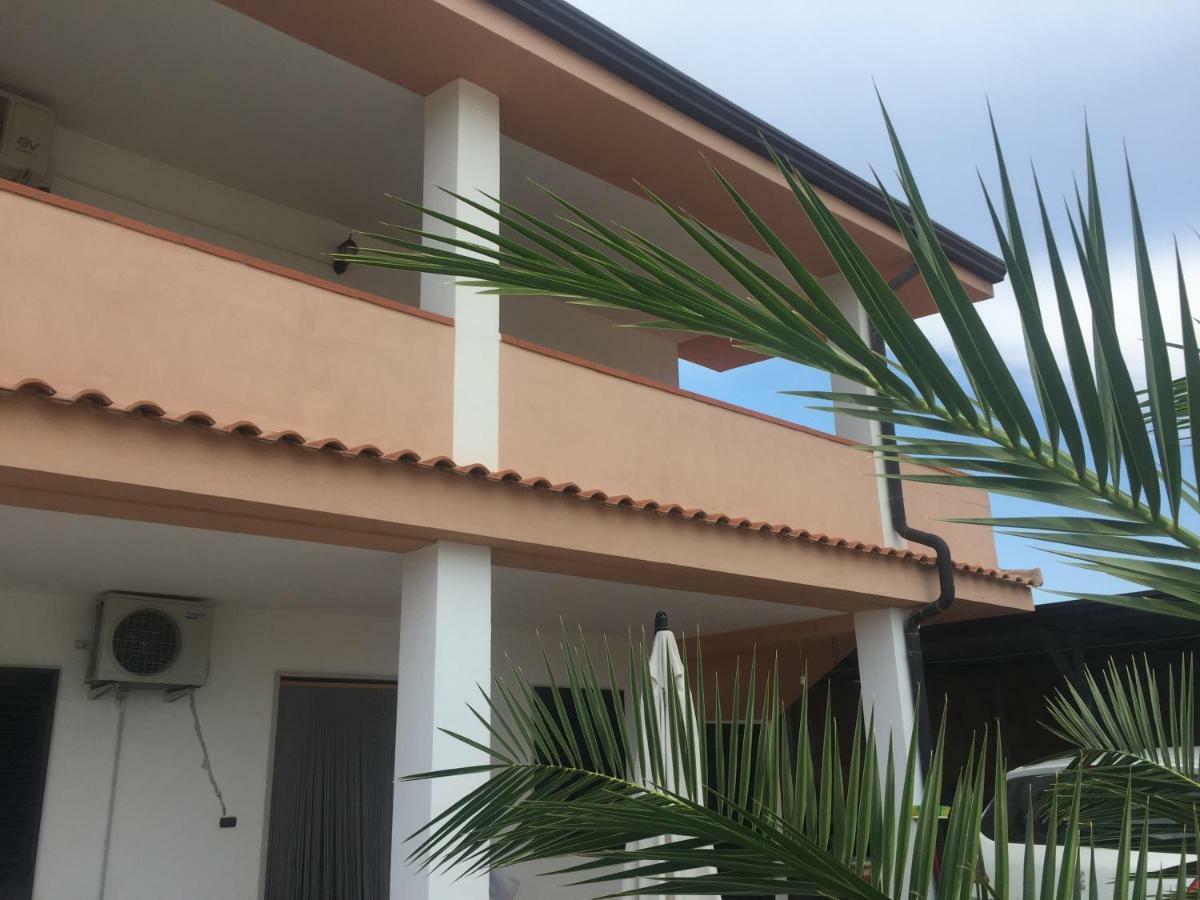 Casa Vacanze Foce Varano公寓 外观 照片
